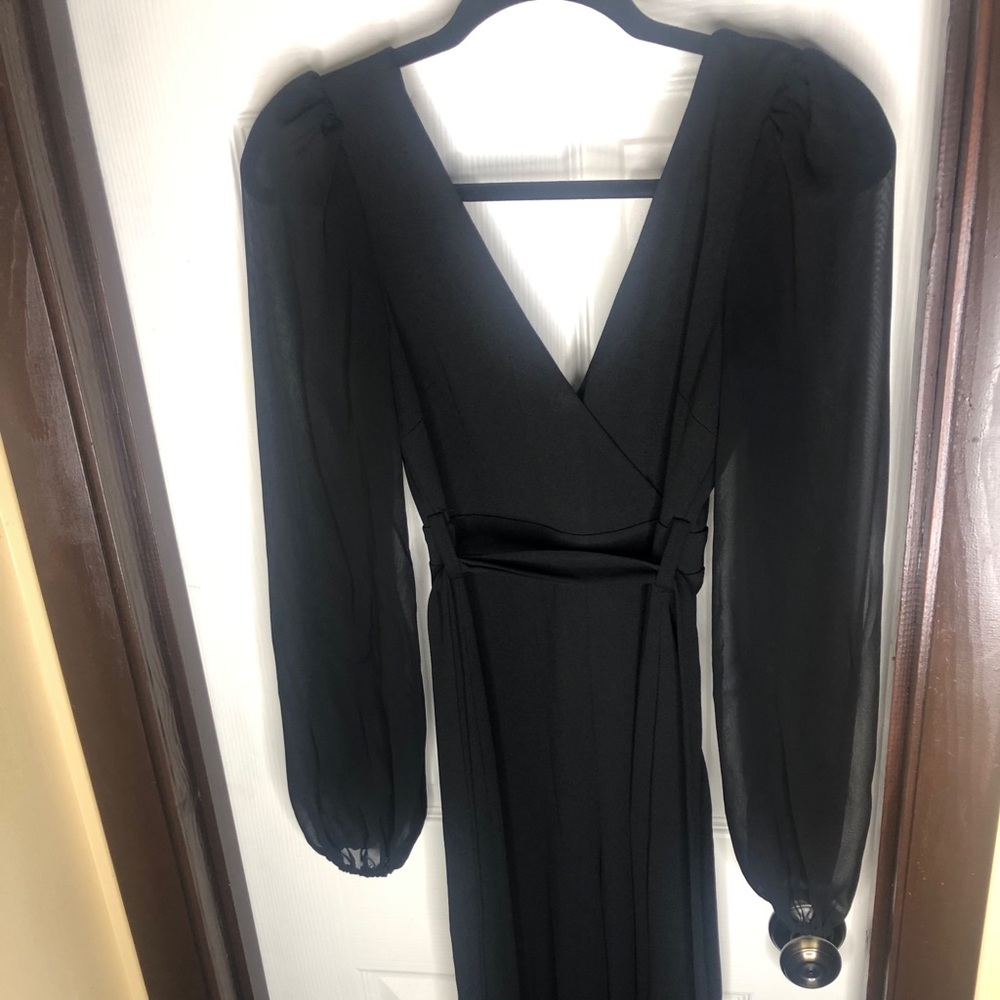 Shop this cute black jumpsuit from Windsor 😍